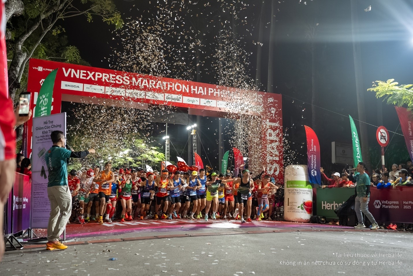 Hơn 14.000 vận động vi&ecirc;n tham gia giải VnExpress Marathon Hải Ph&ograve;ng 2025.