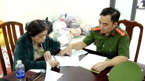 Đối tượng Ho&agrave;ng Thu Hồng, Chủ tịch Hội đồng th&agrave;nh vi&ecirc;n C&ocirc;ng ty TNHH x&acirc;y lắp điện Nha Trang