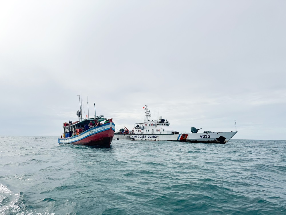 T&agrave;u CSB 4035, Hải đội 422, Hải đo&agrave;n 42, Bộ Tư lệnh V&ugrave;ng Cảnh s&aacute;t biển 4 tuần tra, kiểm tra, kiểm so&aacute;t tr&ecirc;n biển