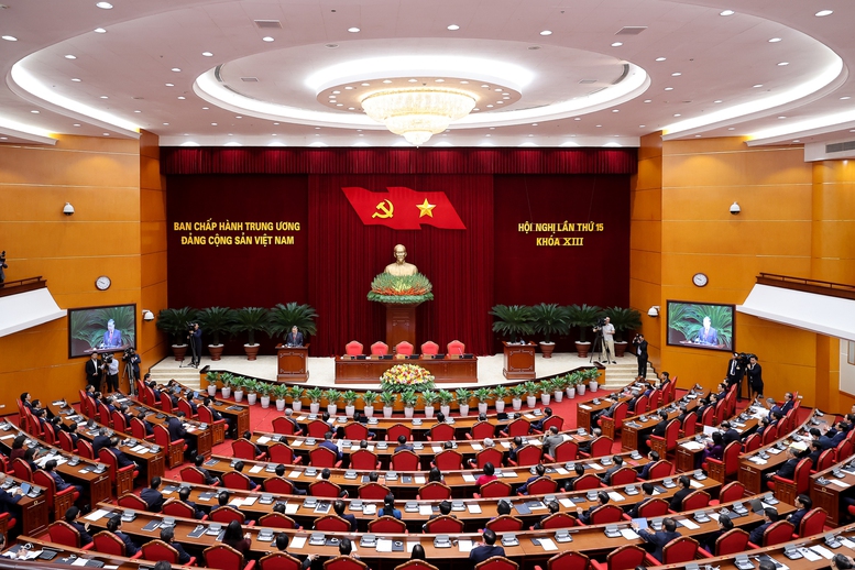 Sau 2 ng&agrave;y l&agrave;m việc khẩn trương, Hội nghị lần thứ 15 Ban Chấp h&agrave;nh Trung ương Đảng kh&oacute;a XIII đ&atilde; ho&agrave;n th&agrave;nh to&agrave;n bộ nội dung, chương tr&igrave;nh đề ra với sự đo&agrave;n kết, thống nhất cao, chất lượng tốt - Ảnh: VGP/Nhật Bắc