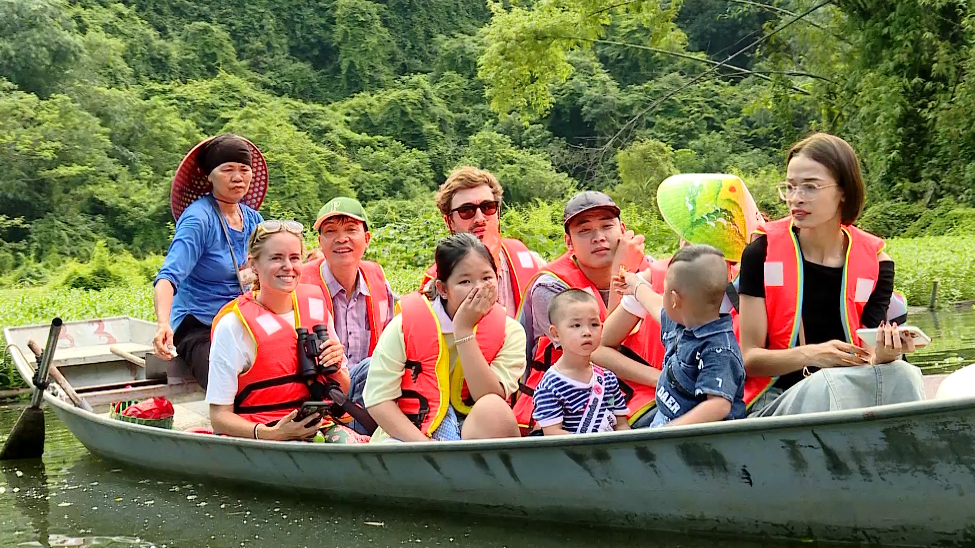 Kh&aacute;ch du lịch quốc tế