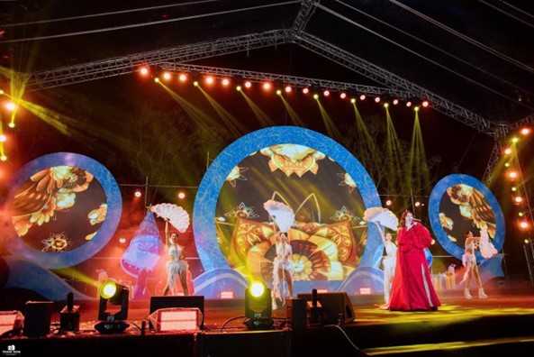 C&aacute;c tiết mục tạo th&agrave;nh bức tranh lễ hội đa m&agrave;u sắc v&agrave; gi&agrave;u cảm x&uacute;c