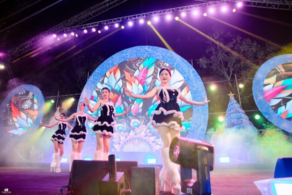 C&aacute;c tiết mục được d&agrave;n dựng c&ocirc;ng phu, m&atilde;n nh&atilde;n, ph&ugrave; hợp với nhiều lứa tuổi, đ&uacute;ng tinh thần một lễ hội cộng đồng