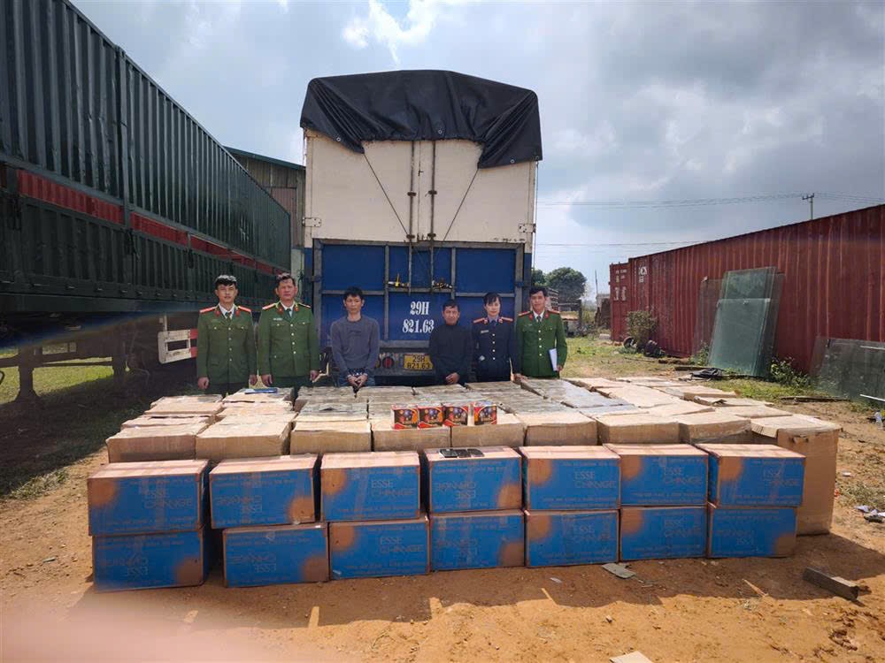 Quảng Trị: Liên tiếp triệt phá 3 đường dây vận chuyển thuốc lá ngoại nhập lậu quy mô lớn trên Quốc lộ 9