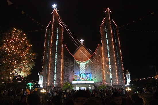 Huế bừng s&aacute;ng trong Đ&ecirc;m Lễ Gi&aacute;ng sinh