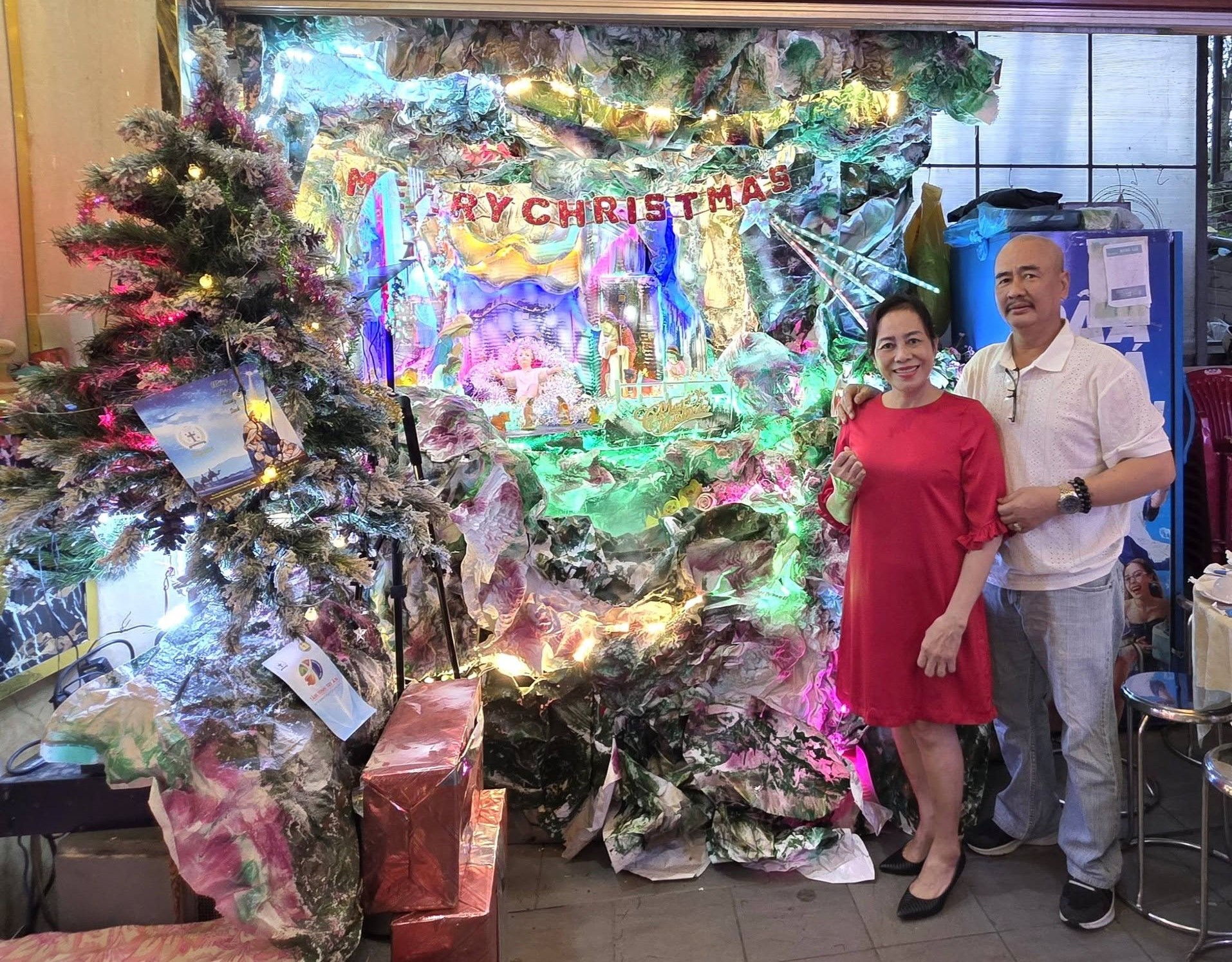 Nhiều nh&agrave; Gi&aacute;o d&acirc;n Huế trang ho&agrave;ng mừng đ&oacute;n Gi&aacute;ng sinh