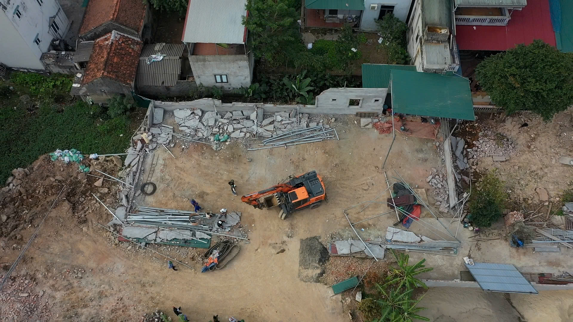 Thanh Oai cưỡng chế, phá dỡ công trình xây dựng trái phép trên đất công, đất nông nghiệp