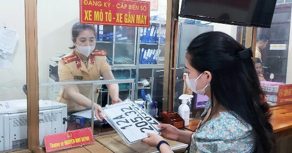 Bộ Tài chính đề xuất giảm 30% lệ phí cấp chứng nhận đăng ký và biển số xe