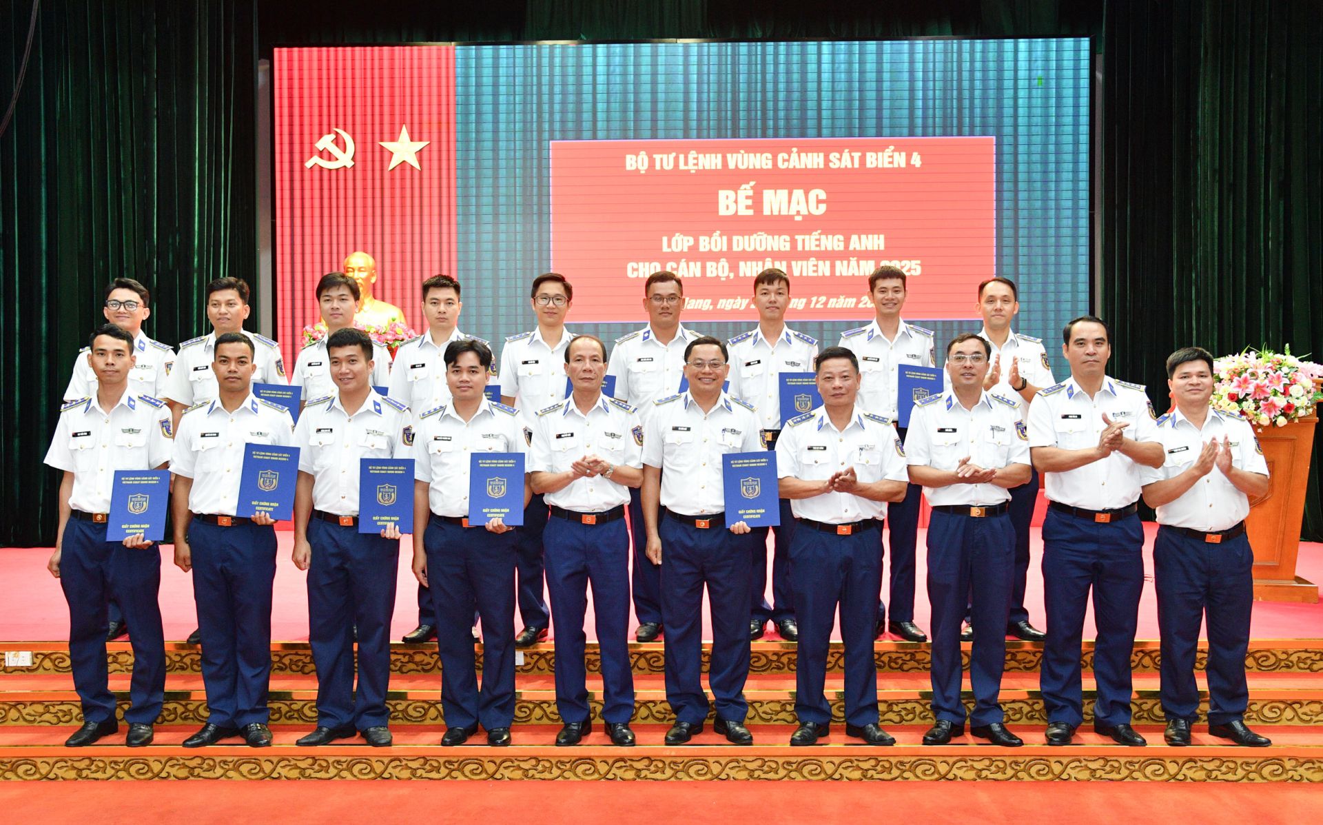 Bộ Tư lệnh Vùng Cảnh sát biển 4 nâng cao trình độ tiếng Anh cho cán bộ, nhân viên