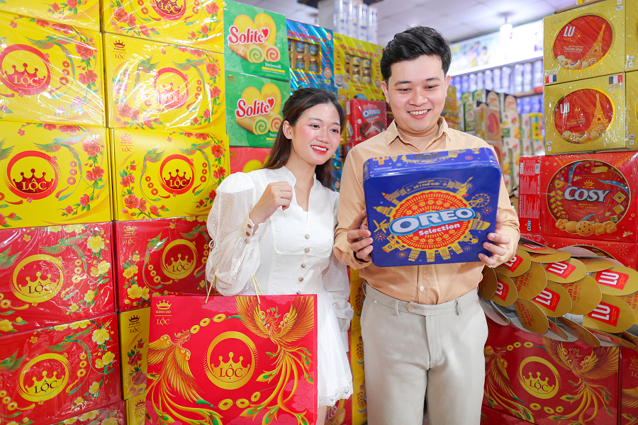 B&ecirc;n trong mỗi hộp qu&agrave; l&agrave; sự hội tụ của những thương hiệu đ&atilde; trở th&agrave;nh biểu tượng đ&ocirc;́i với người Việt