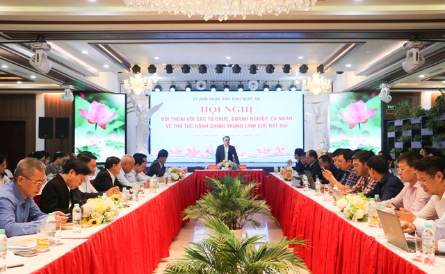 Nghệ An: UBND tỉnh đối thoại tháo gỡ vướng mắc thủ tục hành chính về đất đai