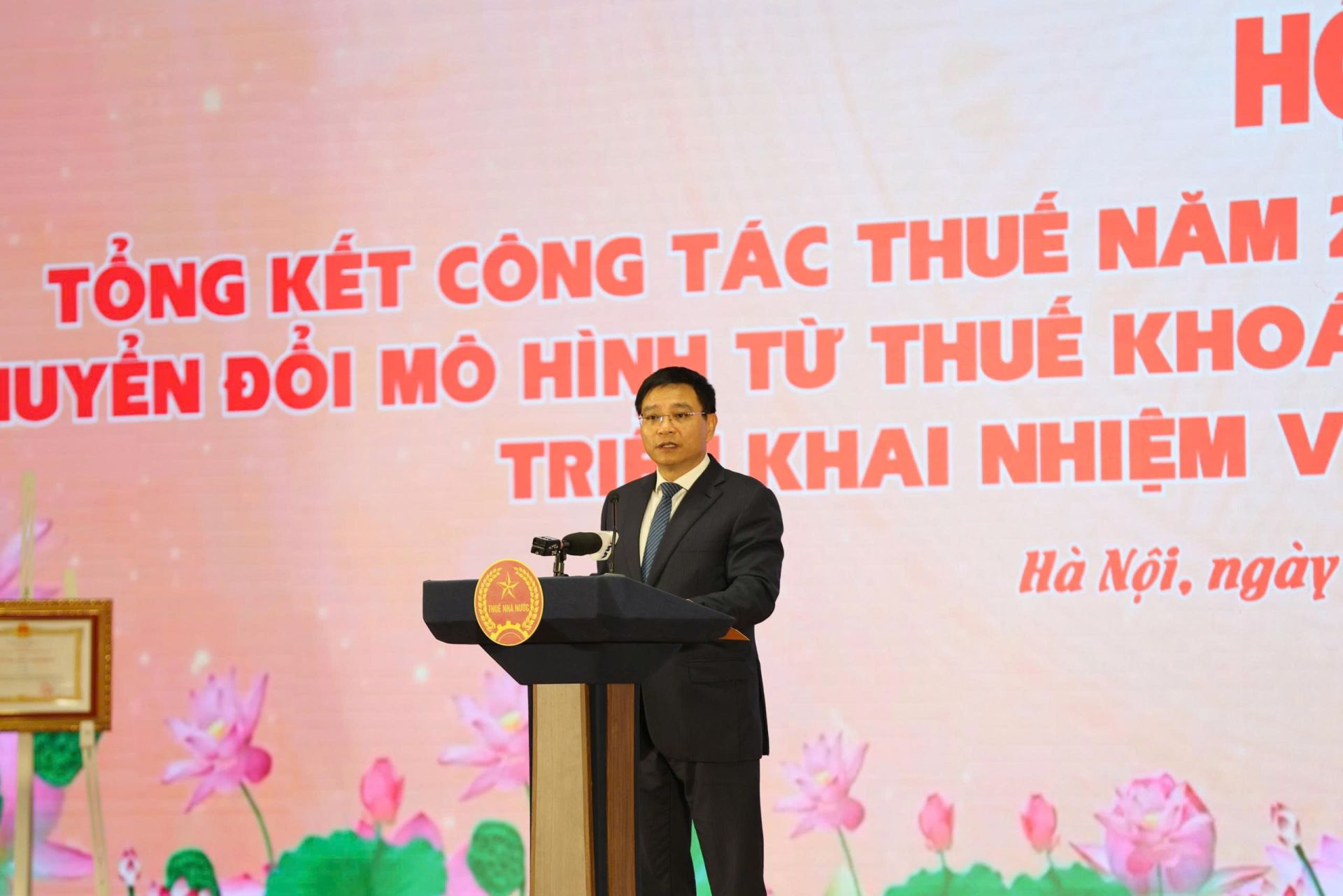 Bộ trưởng Bộ T&agrave;i ch&iacute;nh Nguyễn Văn Thắng ph&aacute;t biểu tại Hội nghị