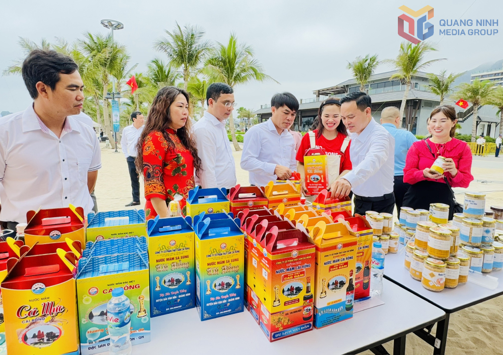 Sản phẩm OCOP của doanh nghiệp trong tỉnh được trưng b&agrave;y, quảng b&aacute; tại Tổ hợp du lịch nghỉ dưỡng Sonasea V&acirc;n Đồn Harbor City