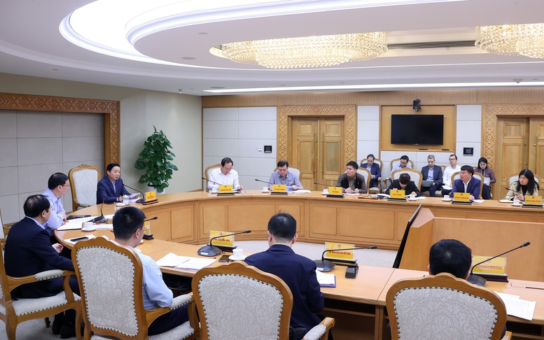 Ph&oacute; Thủ tướng Trần Hồng H&agrave; nhấn mạnh tầm quan trọng của việc th&iacute; điểm ph&acirc;n bổ hạn ngạch ph&aacute;t thải kh&iacute; nh&agrave; k&iacute;nh như l&agrave; bước đệm quan trọng để ho&agrave;n thiện cơ chế quản l&yacute; trước khi &aacute;p dụng bắt buộc tr&ecirc;n phạm vi to&agrave;n quốc - Ảnh: VGP/Minh Kh&ocirc;i