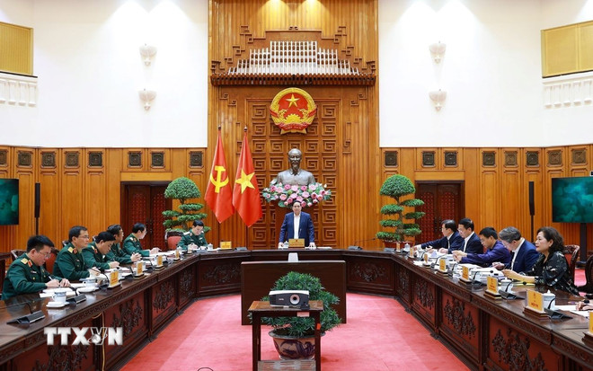 Thủ tướng Phạm Minh Chính làm việc với lãnh đạo Bộ Quốc phòng về phát triển công nghiệp quốc phòng. (Ảnh: Dương Giang/TTXVN) Thủ tướng Phạm Minh Chính làm việc với lãnh đạo Bộ Quốc phòng về phát triển công nghiệp quốc phòng. (Ảnh: Dương Giang/TTXVN)
