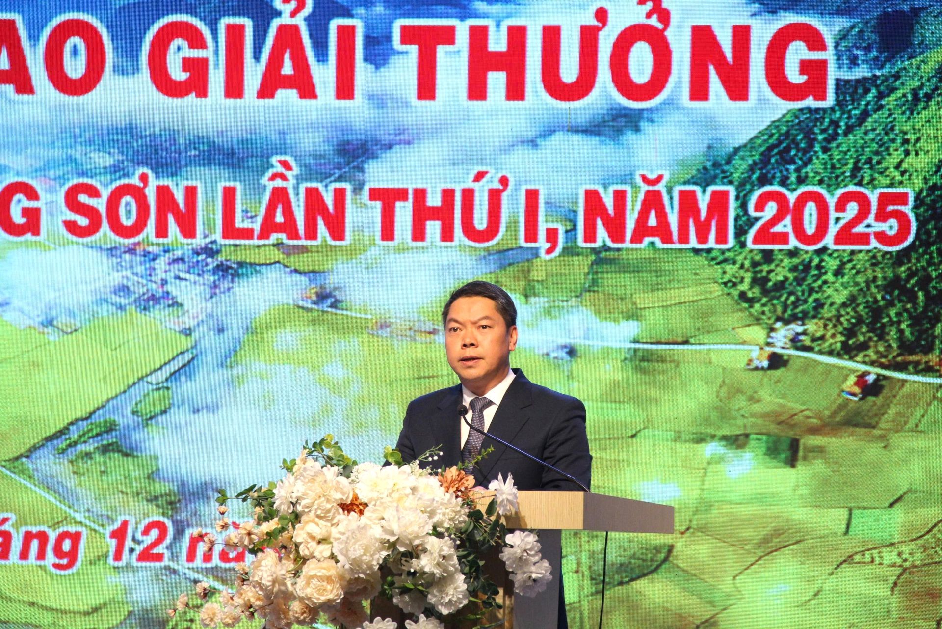 Ph&oacute; Chủ tịch UBND tỉnh, Chủ tịch Hội đồng Nghệ thuật, Trưởng Ban Tổ chức giải thưởng, Đo&agrave;n Thanh Sơn