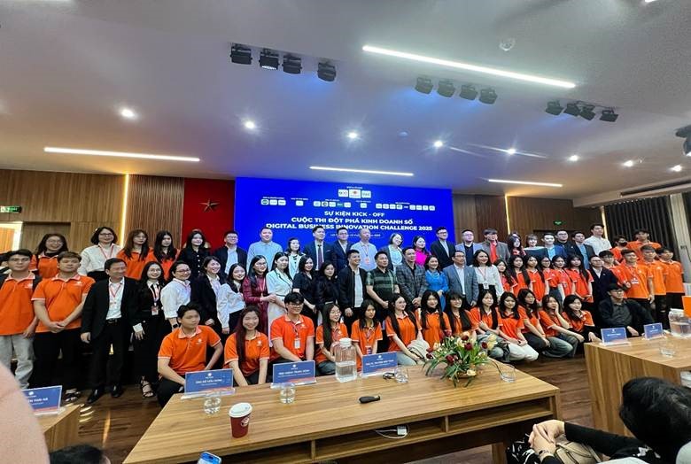 Sự kiện Kick &ndash; Off Digital Business Innovation Challenge 2025 tại Trường Đại học Đại Nam
