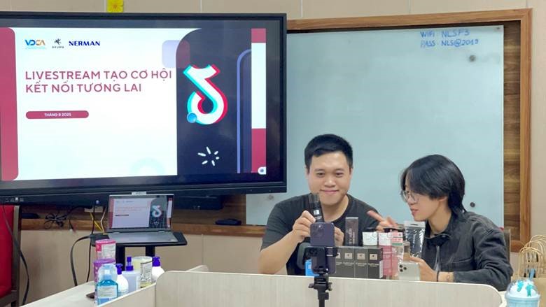 Thương hiệu AKUMA đồng h&agrave;nh c&ugrave;ng buổi livestream d&agrave;nh cho người khuyết tật