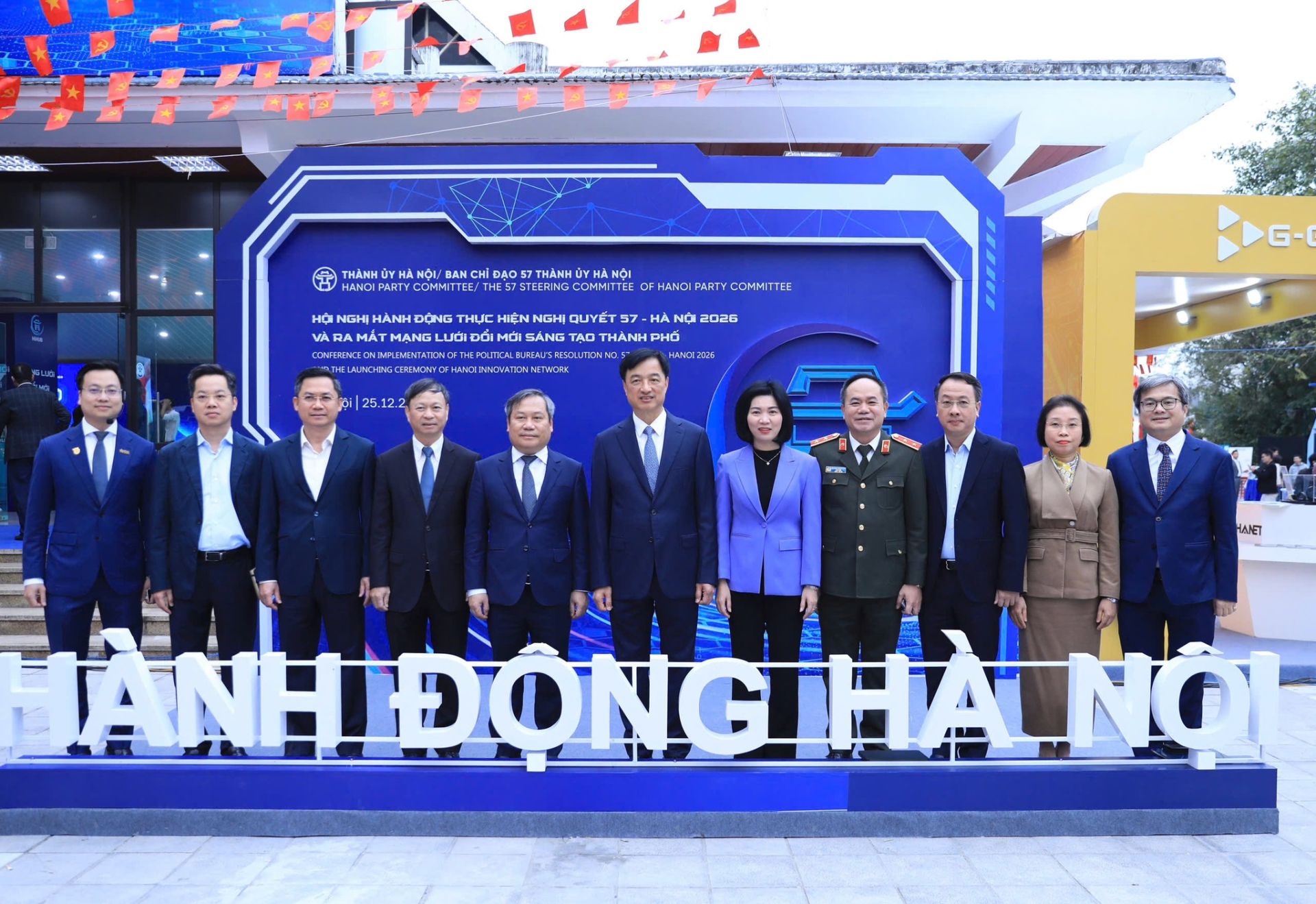 Lãnh đạo Trung ương và Hà Nội tham quan không gian triển lãm công nghệ đổi mới sáng tạo