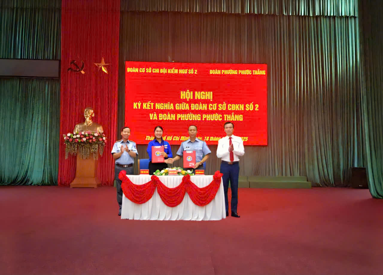 Đoàn cơ sở Chi đội Kiểm ngư số 2 ký kết nghĩa với Đoàn phường Phước Thắng