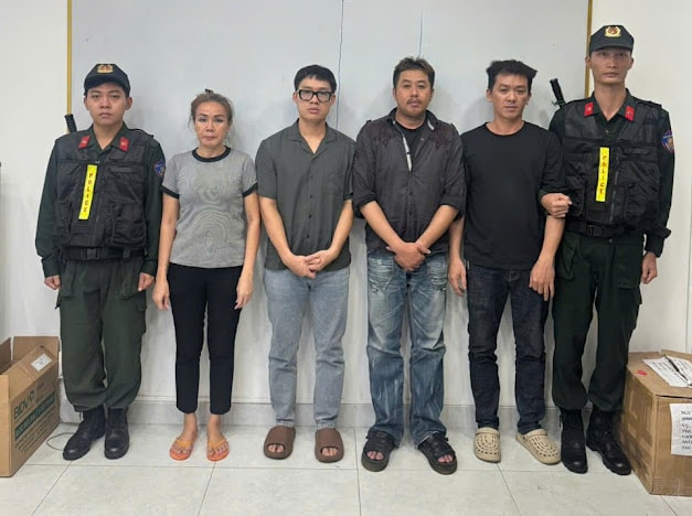 Triệt phá đường dây sang chiết gas giả quy mô lớn tại TP. HCM, khởi tố 4 bị can