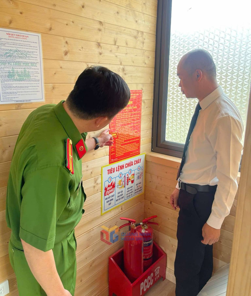 C&ocirc;ng an V&acirc;n Đồn tuy&ecirc;n truyền c&ocirc;ng t&aacute;c PCCC tại c&aacute;c kh&aacute;ch sạn tr&ecirc;n địa b&agrave;n
