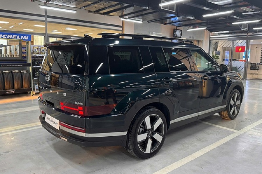 Hyundai SantaFe Hybrid mới ra mắt Việt Nam