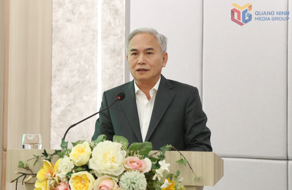 &Ocirc;ng Vũ Anh Tuấn, Ph&oacute; B&iacute; thư Đảng ủy, Tổng Gi&aacute;m đốc Tập đo&agrave;n C&ocirc;ng nghiệp Than - Kho&aacute;ng sản Việt Nam ph&aacute;t biểu tại hội nghị.