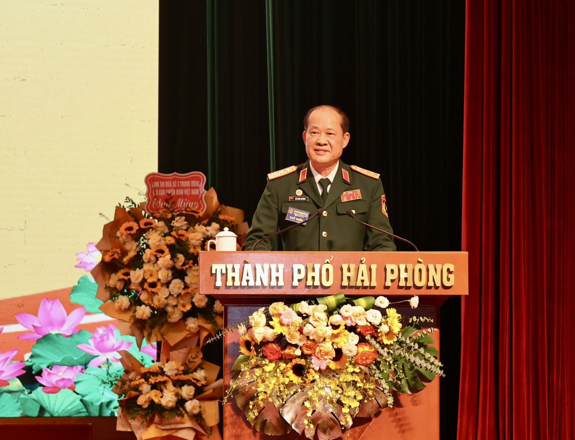 Thượng tướng Bế Xu&acirc;n Trường, Ph&oacute; Chủ tịch Trung ương MTTQ Việt Nam, Chủ tịch Hội Cựu chiến binh Việt Nam chỉ đại tại Đại hội.