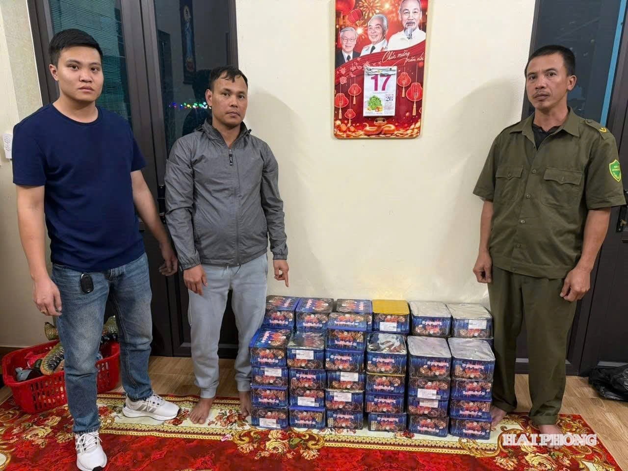 Hải Phòng: Bắt giữ đối tượng vận chuyển pháo nổ, thu giữ hơn 100 kg tang vật