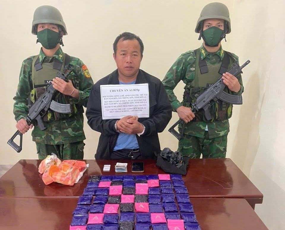 Sơn La: Bắt giữ đối tượng vận chuyển 12.000 viên ma túy tổng hợp