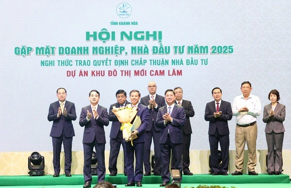 Hội nghị gặp mặt doanh nghiệp, nh&agrave; đầu tư th&aacute;ng 7/2025