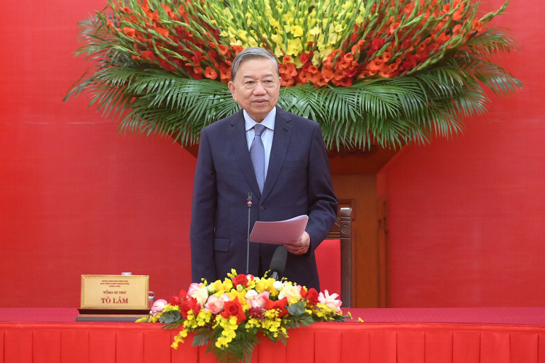 Tổng B&iacute; thư T&ocirc; L&acirc;m ph&aacute;t biểu tại cuộc gặp mặt học sinh, sinh vi&ecirc;n, thanh ni&ecirc;n d&acirc;n tộc thiểu số xuất sắc, ti&ecirc;u biểu.