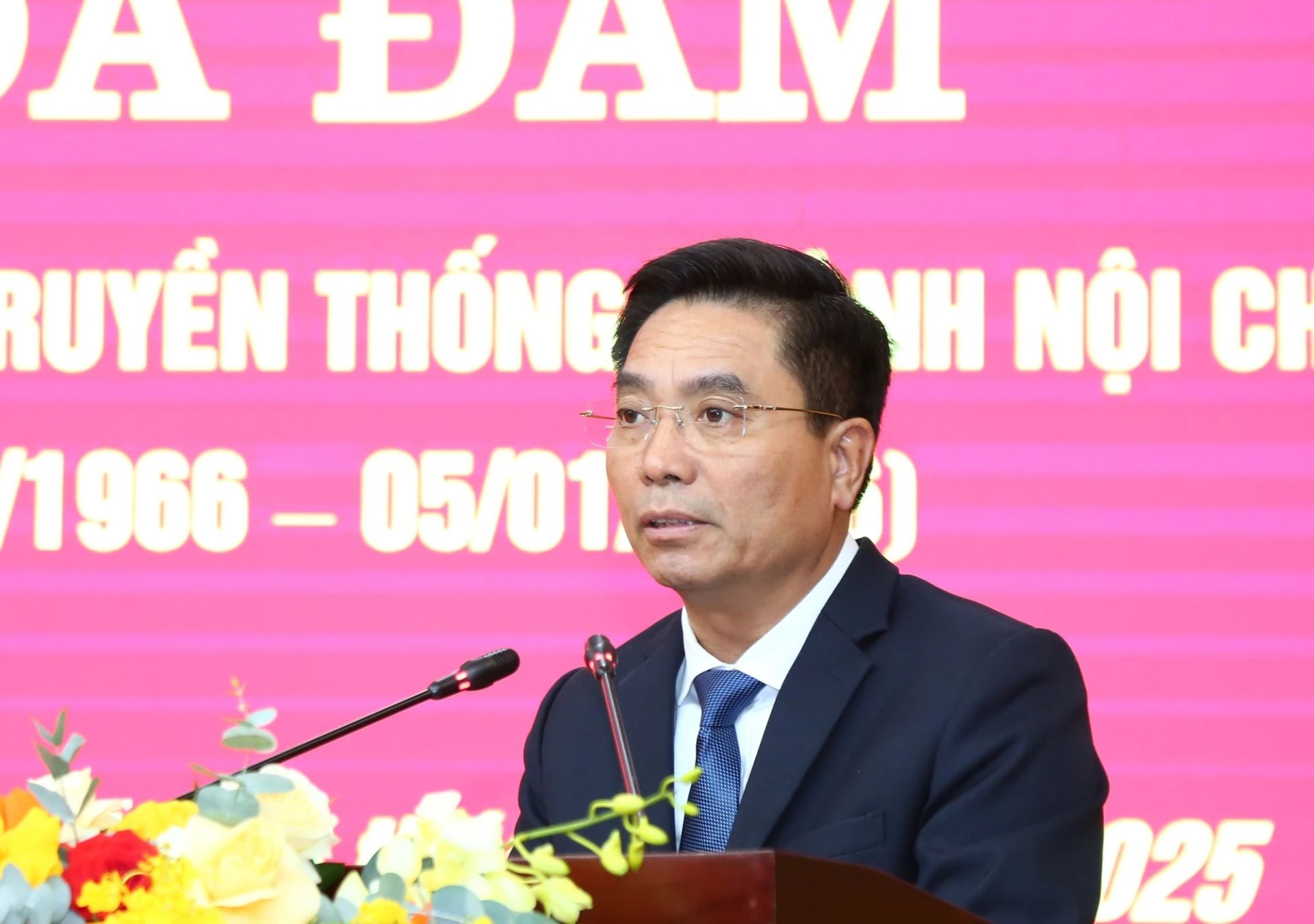 B&iacute; thư Tỉnh ủy Nguyễn Do&atilde;n Anh ph&aacute;t biểu tại buổi tọa đ&agrave;m.