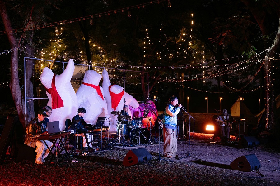 Sunset Show diễn ra tại Lễ hội Đ&ocirc;ng Đ&uacute;c Đủ Đầy