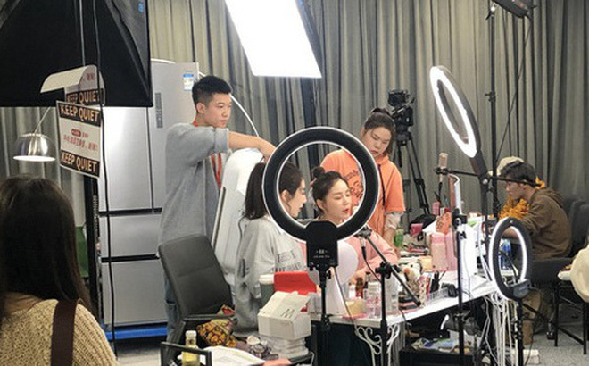 Bộ Tài chính: Tăng cường kiểm tra thuế với KOL, KOC bán hàng livestream