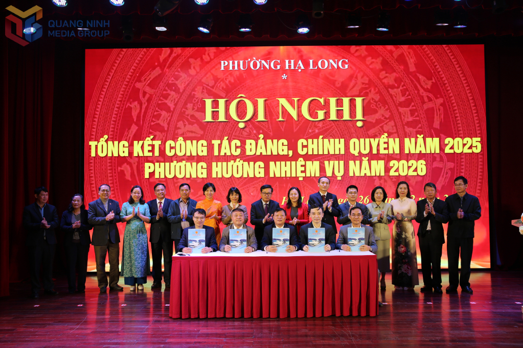 Phường Hạ Long ph&aacute;t động v&agrave; triển khai k&yacute; cam kết thực hiện phong tr&agrave;o thi đua năm 2026