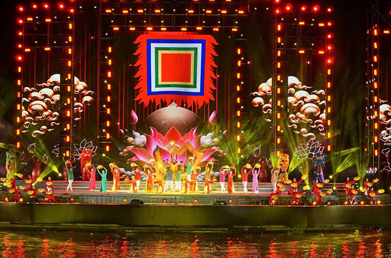 Hoành tráng chương trình nghệ thuật khai mạc Lễ hội Văn hóa sông nước Cần Thơ 2025