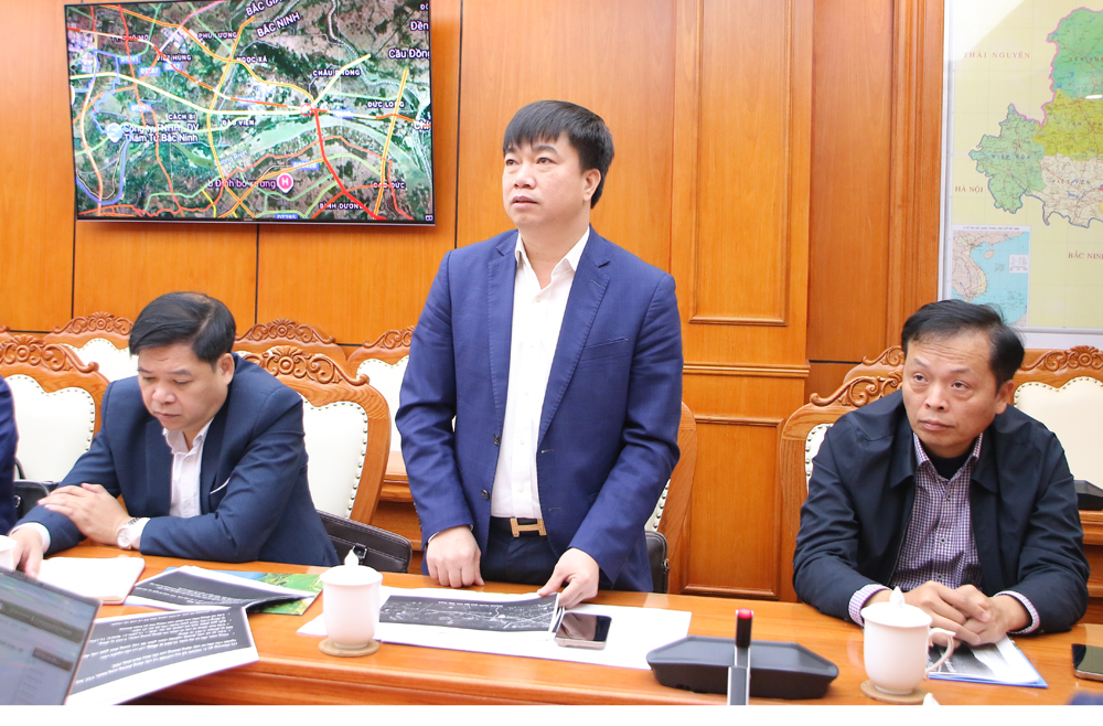 Đại diện l&atilde;nh đạo phường Đ&agrave;o Vi&ecirc;n kiến nghị khi thực hiện dự &aacute;n cần quan t&acirc;m thực hiện đồng bộ c&aacute;c giải ph&aacute;p bảo đảm giao th&ocirc;ng th&ocirc;ng tho&aacute;ng.