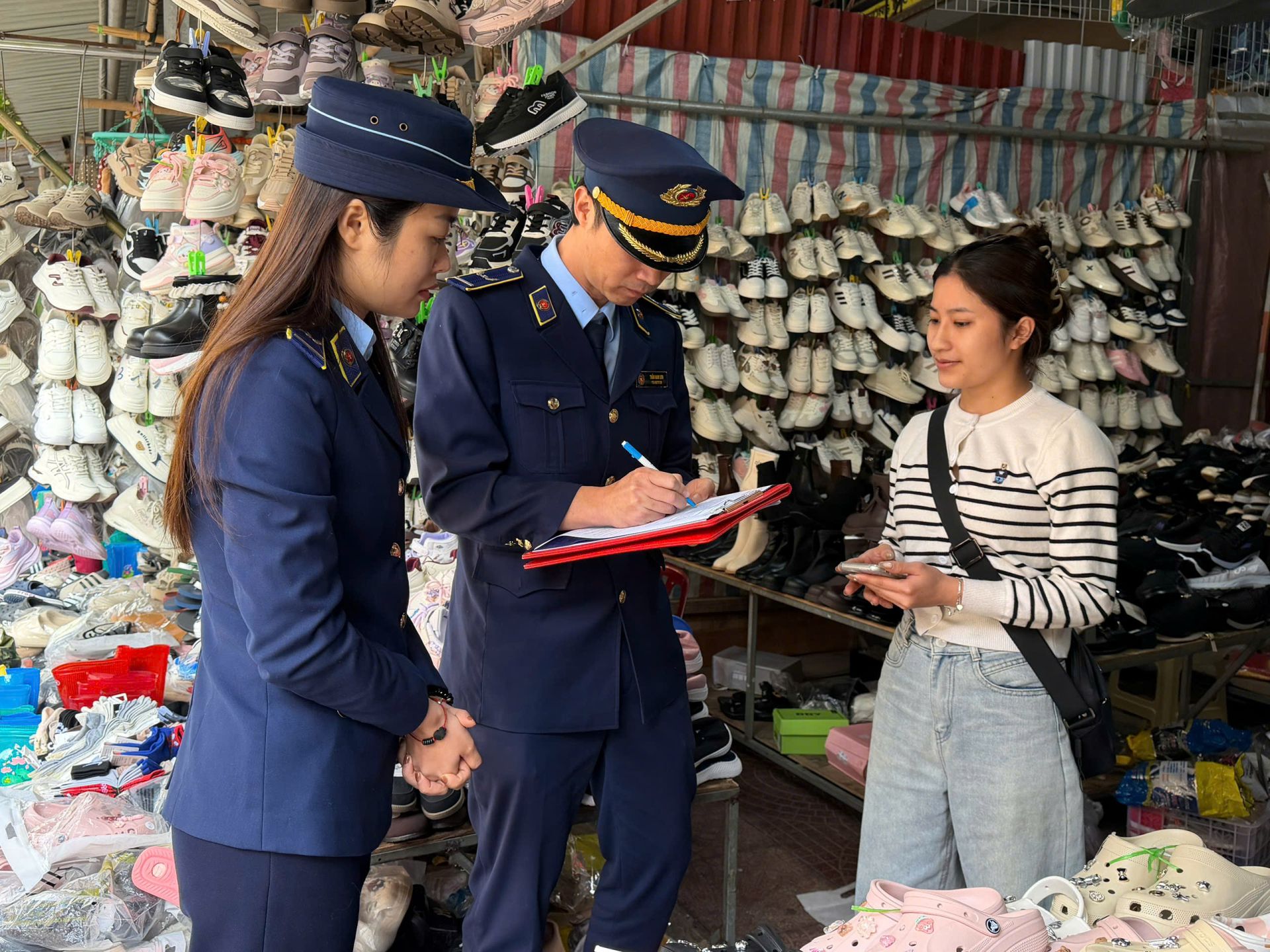 Đội Quản lý thị trường số 1 Lạng Sơn chủ động phòng, chống buôn lậu, gian lận thương mại