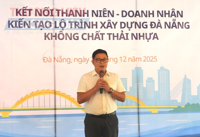 &Ocirc;ng B&ugrave;i Văn Xu&acirc;n &ndash; Gi&aacute;m đốc điều h&agrave;nh L&agrave;ng L&aacute; ph&aacute;t biểu.