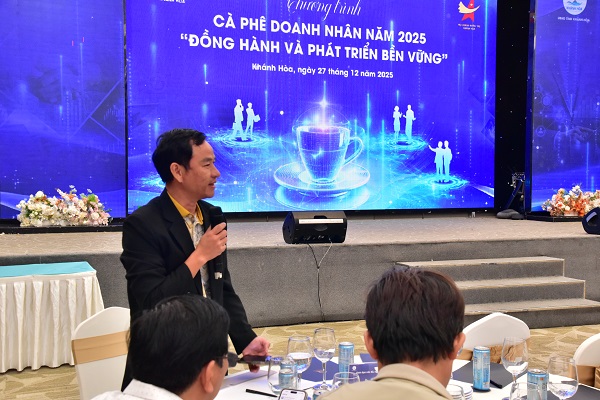 Đại biểu trao đổi, thảo luận