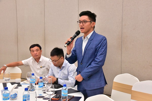 Đại biểu trao đổi, thảo luận