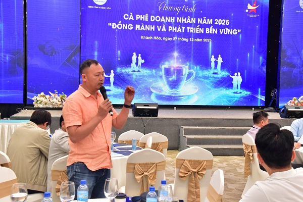 Đại biểu trao đổi, thảo luận