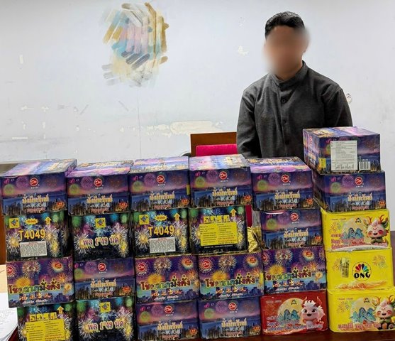 Nguyễn Quang Th&agrave;nh c&ugrave;ng tang vật