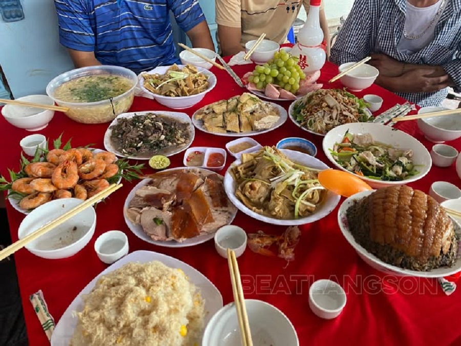 Kh&acirc;u nhục lu&ocirc;n c&oacute; trong m&acirc;m cỗ của người d&acirc;n Lạng Sơn