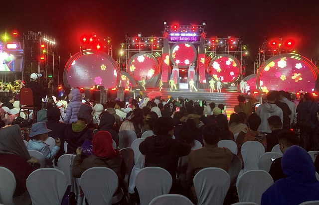 Hy vọng Chương trình Gia Lai Countdown Tết Dương lịch 2026 sẽ là món quà đầu năm mới ý nghĩa. Trong ảnh: Hàng vạn người dân, du khách tham gia Lễ hội chào năm mới 2025. Ảnh: VH Hy vọng Chương trình Gia Lai Countdown Tết Dương lịch 2026 sẽ là món quà đầu năm mới ý nghĩa. Trong ảnh: Hàng vạn người dân, du khách tham gia Lễ hội chào năm mới 2025. Ảnh: VH