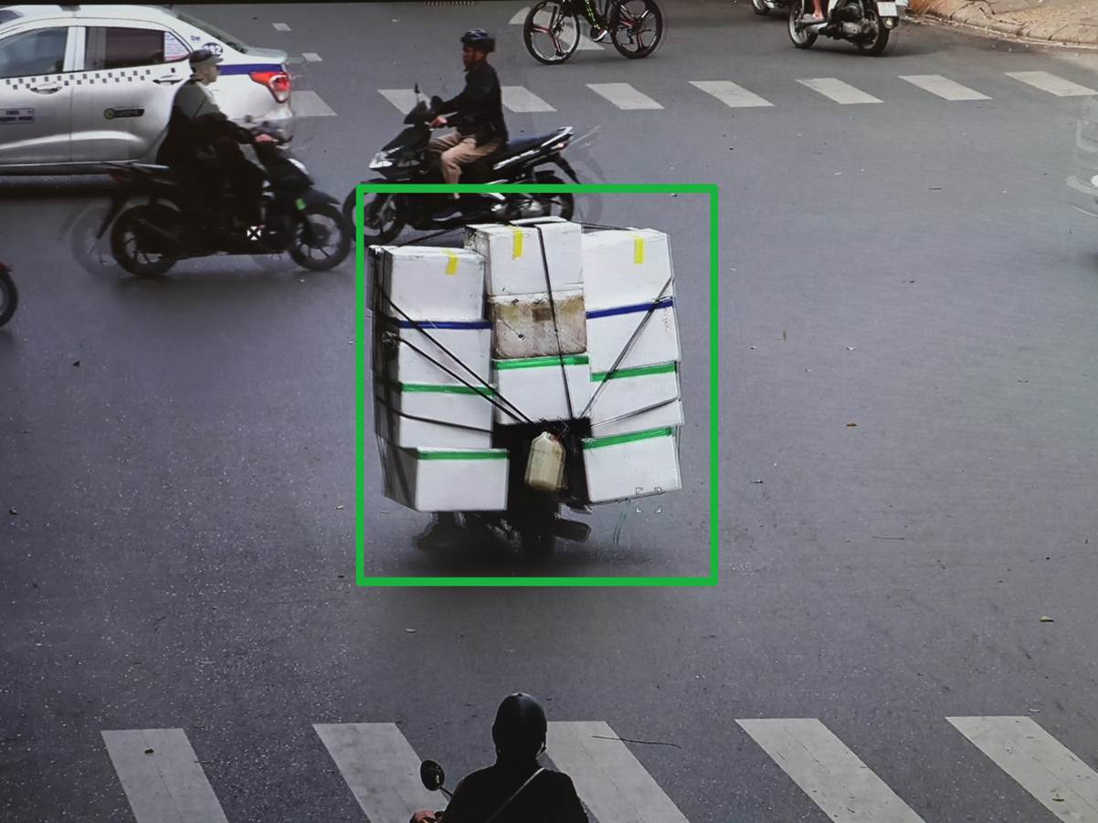 Camera AI phát hiện hàng loạt trường hợp che biển số, dùng điện thoại khi lái xe