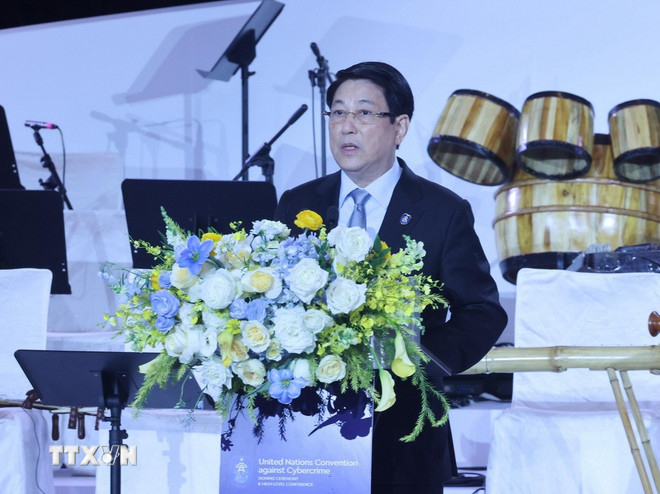 Chủ tịch nước Lương Cường ph&aacute;t biểu ch&agrave;o mừng c&aacute;c đo&agrave;n tham dự Lễ mở k&yacute; v&agrave; Hội nghị cấp cao C&ocirc;ng ước của Li&ecirc;n hợp quốc về chống tội phạm mạng (C&ocirc;ng ước H&agrave; Nội). (Ảnh: L&acirc;m Kh&aacute;nh/TTXVN)