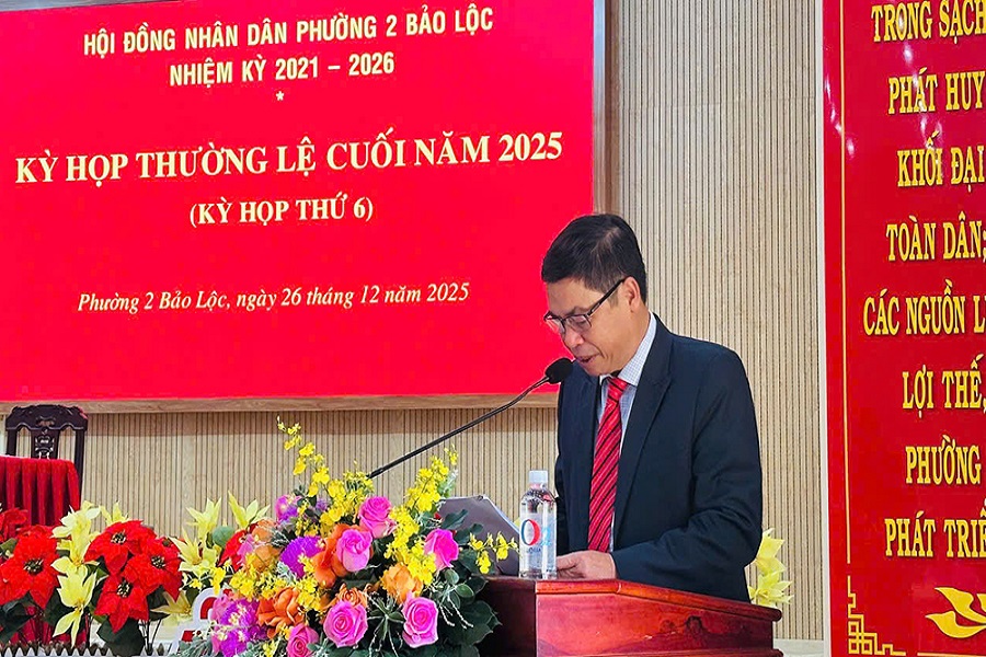 Đồng ch&iacute; Nghi&ecirc;m Xu&acirc;n Đức- B&iacute; thư Đảng uỷ- Chủ tịch HĐND Phường 2 Bảo Lộc ph&aacute;t biểu khai mạc kỳ họp